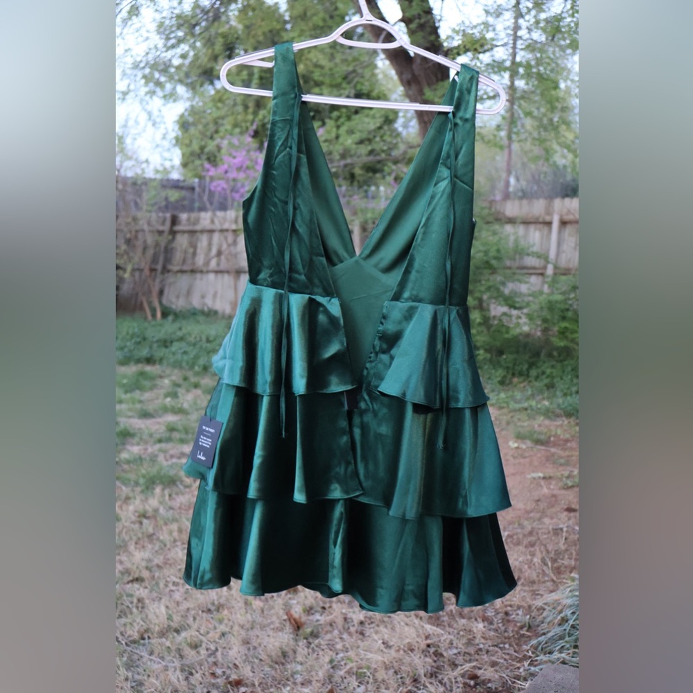 Brand New Elegant Green Satin Tiered Dress - Picture 2 of 3